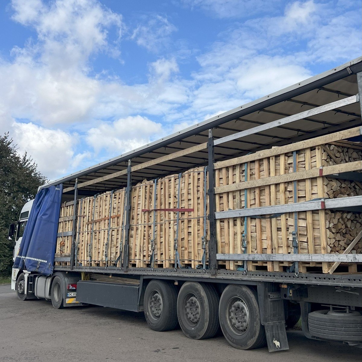 Hêtre 33 cm · 44 m³ empilés · camion complet